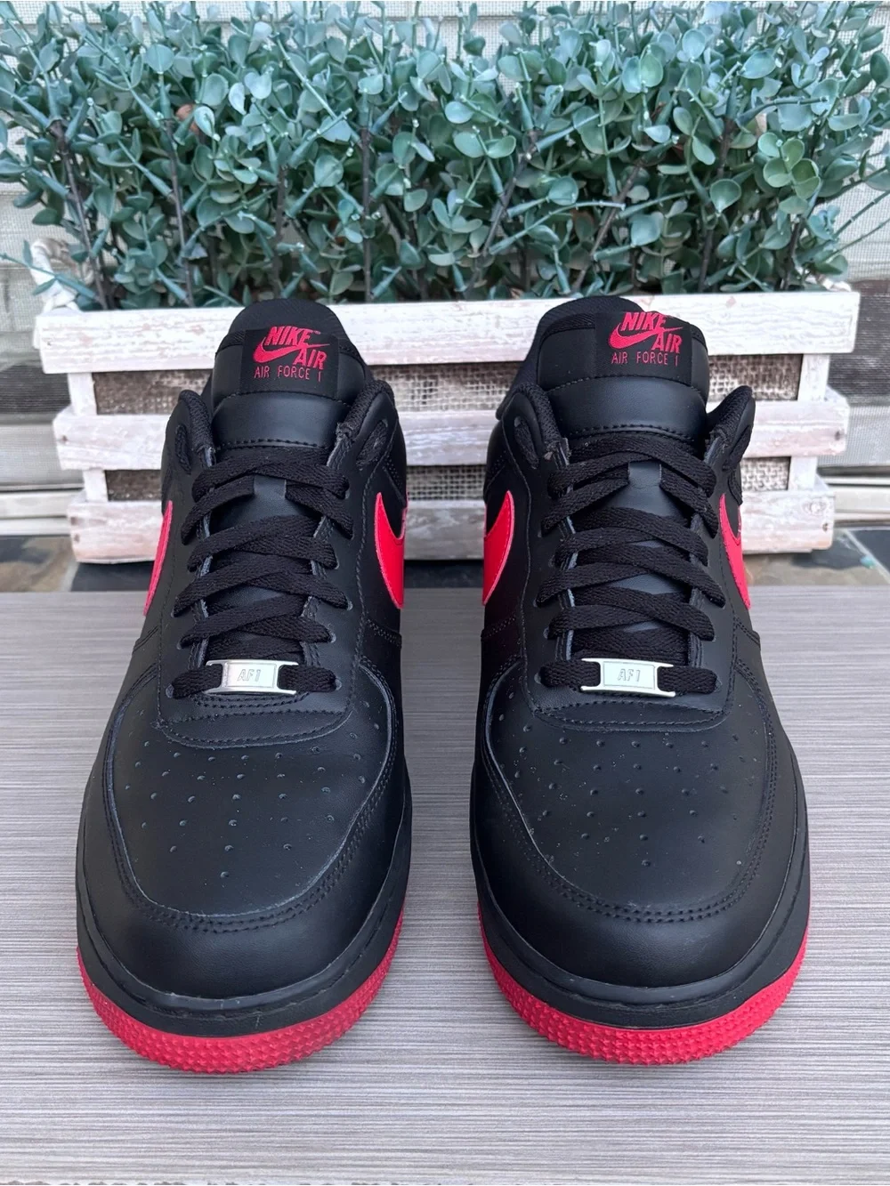 NIKE AIR FORCE 1 07’ Bred